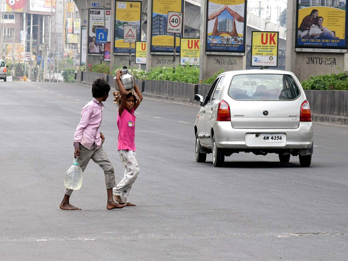 Lockdown in Hyderabad City Photo Gallery - Sakshi18