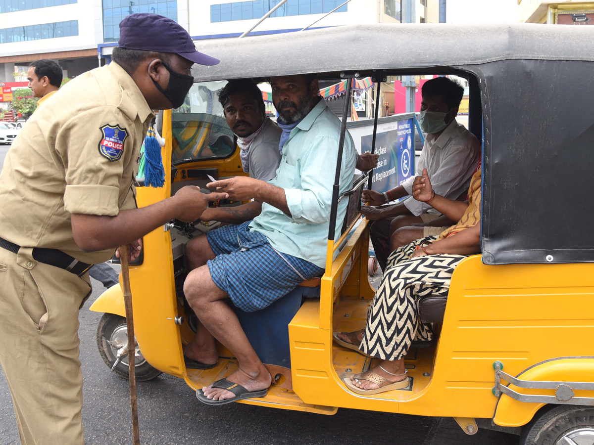 Lockdown in Hyderabad City Photo Gallery - Sakshi19