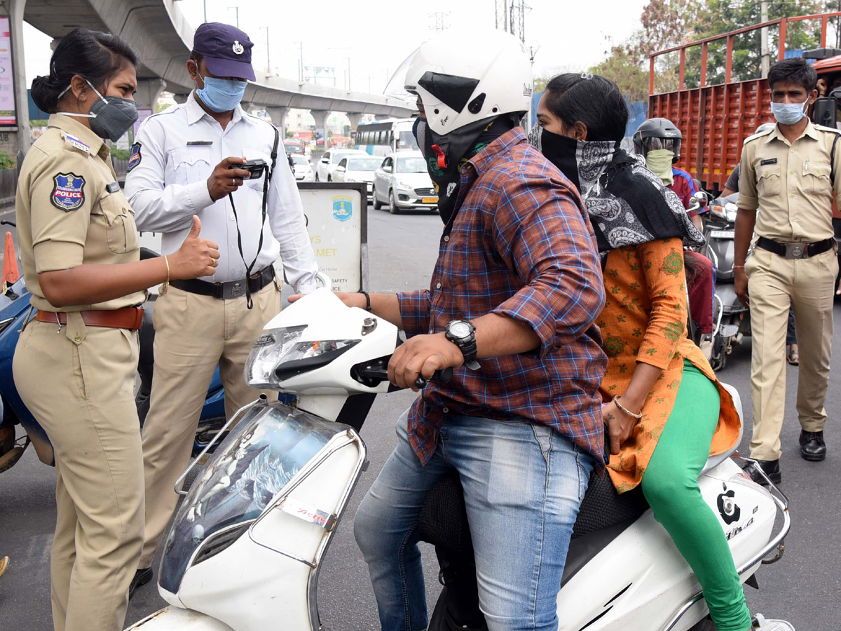 Lockdown in Hyderabad City Photo Gallery - Sakshi21