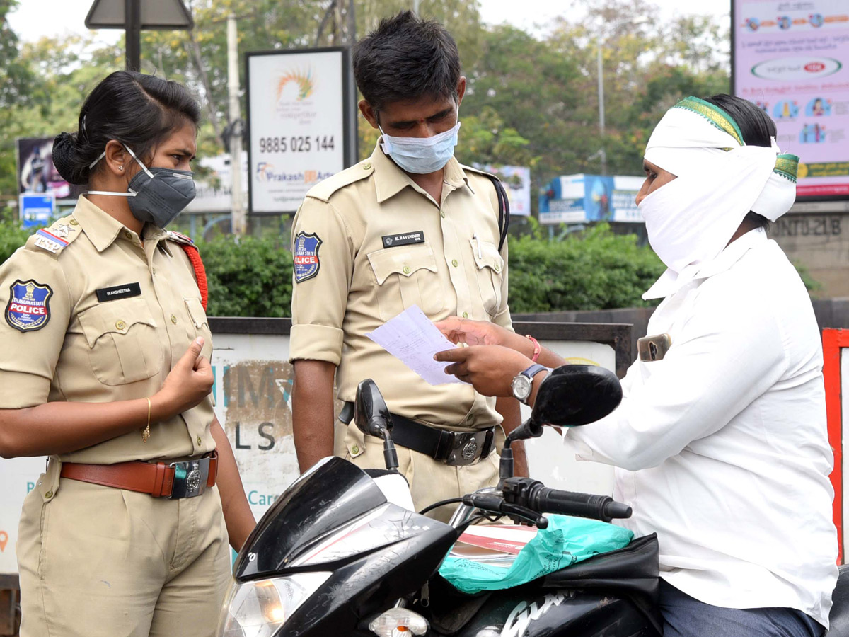 Lockdown in Hyderabad City Photo Gallery - Sakshi22