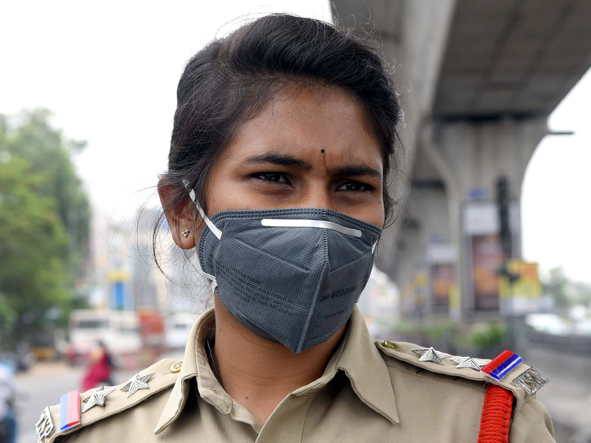 Lockdown in Hyderabad City Photo Gallery - Sakshi25