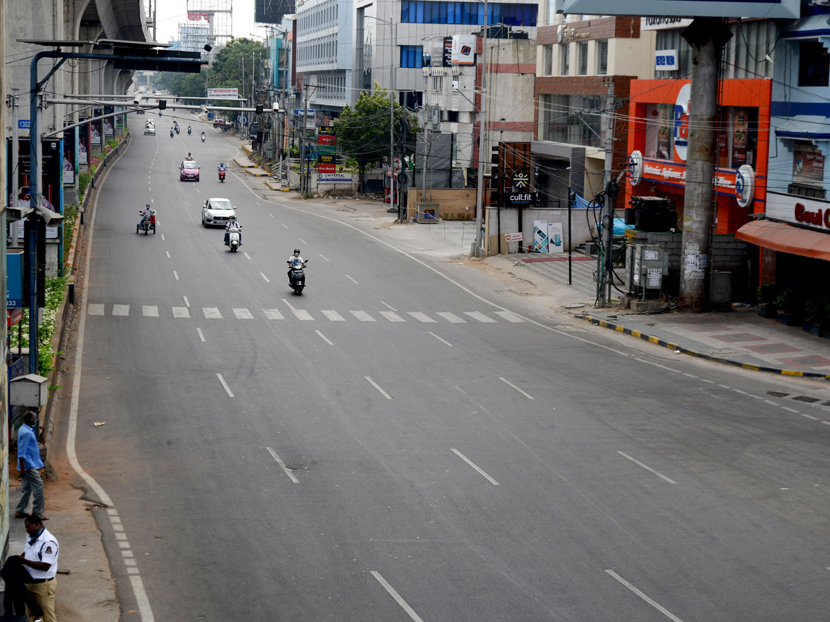 Lockdown in Hyderabad City Photo Gallery - Sakshi32
