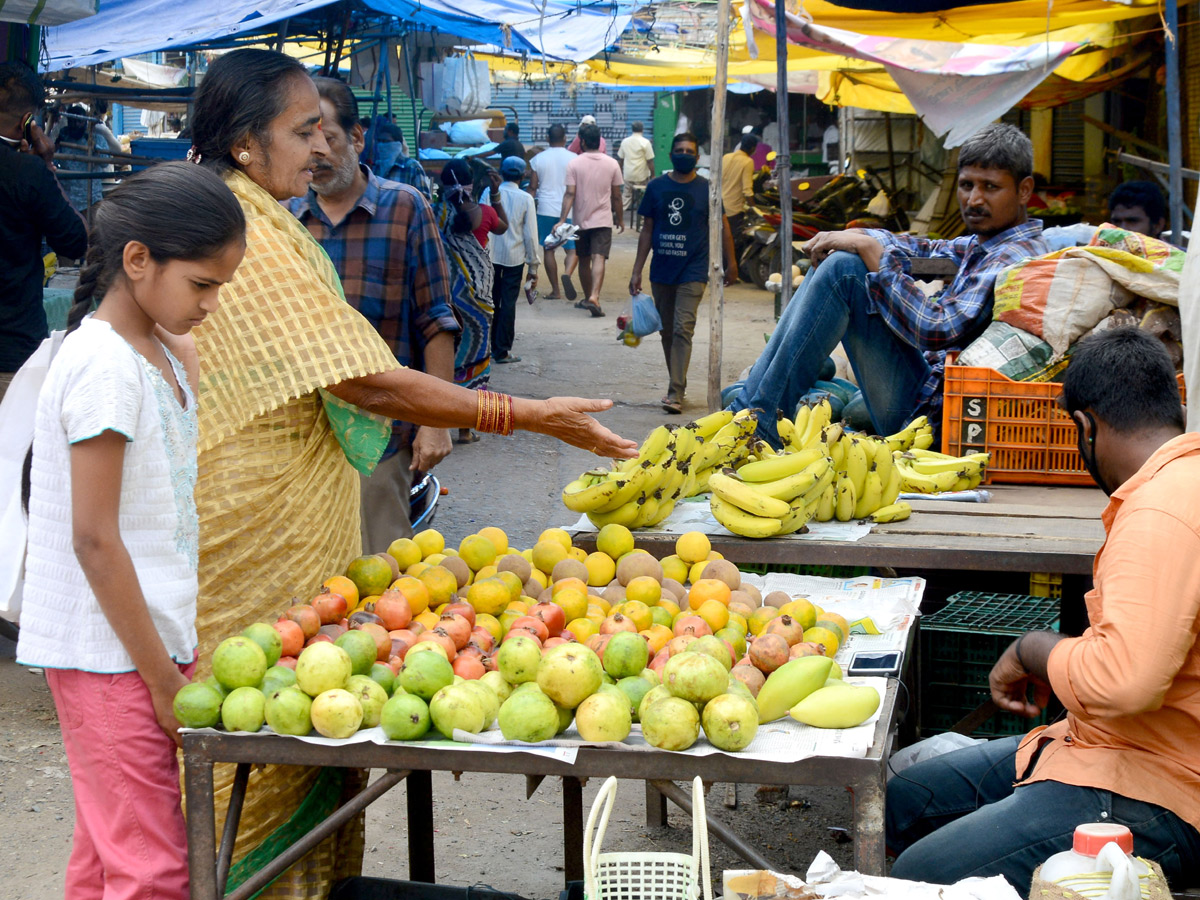 Lockdown in Hyderabad City Photo Gallery - Sakshi42