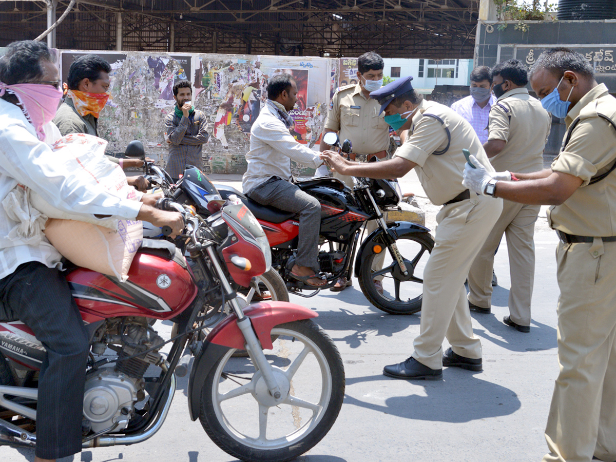 Best photos of the week April 05 to 12,2020 - Sakshi17