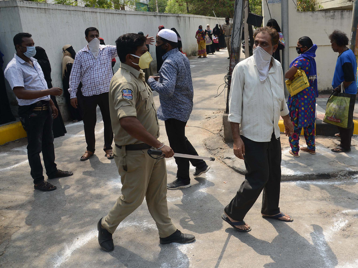 Lockdown in Hyderabad City Photo Gallery - Sakshi13