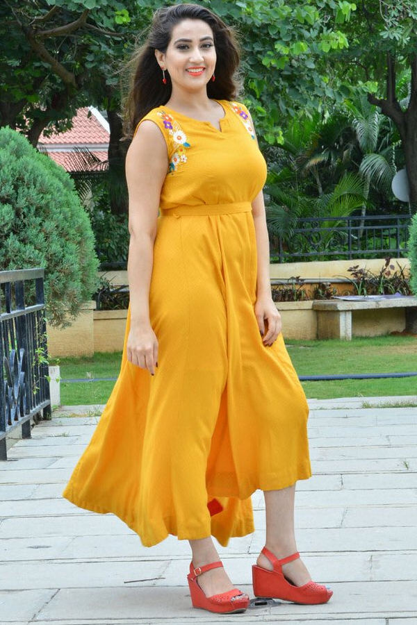 Anchor Manjusha Exclusive Photo Gallery - Sakshi39