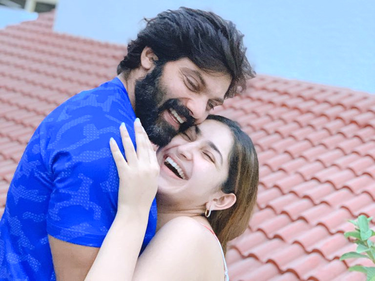 Lovely Couple Arya and Sayyeshaa saigal Photo Gallery - Sakshi5