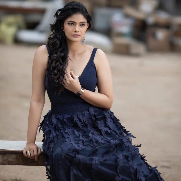 Actress Kalpika Ganesh Photo Gallery - Sakshi12