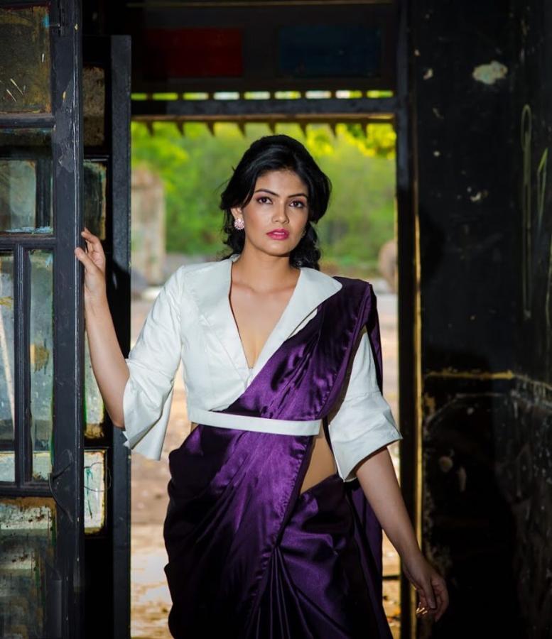 Actress Kalpika Ganesh Photo Gallery - Sakshi15