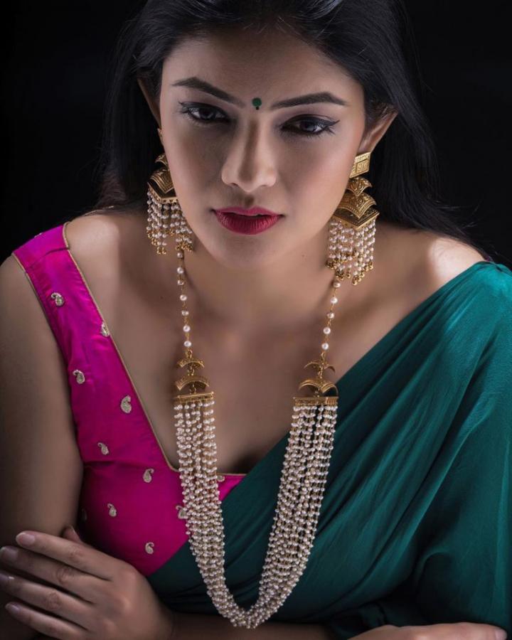Actress Kalpika Ganesh Photo Gallery - Sakshi20
