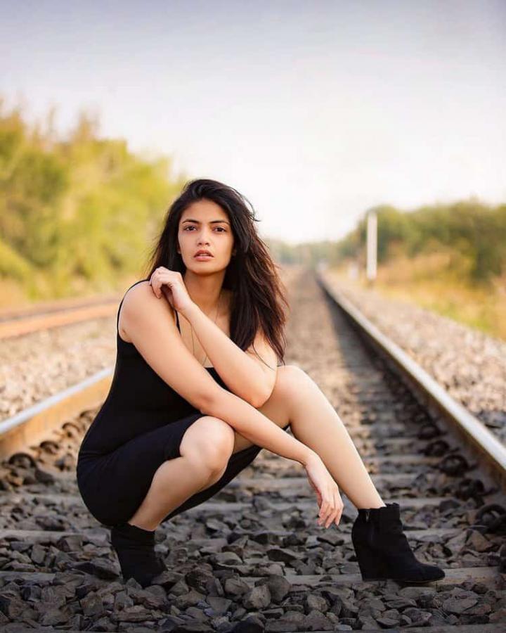 Actress Kalpika Ganesh Photo Gallery - Sakshi22