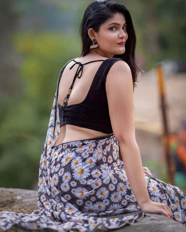 Actress Kalpika Ganesh Photo Gallery - Sakshi26