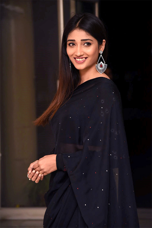 Heroine Priya Vadlamani Exclusive Photo Gallery - Sakshi4