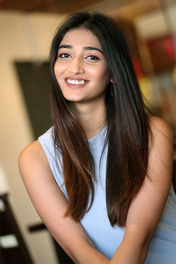 Heroine Priya Vadlamani Exclusive Photo Gallery - Sakshi7