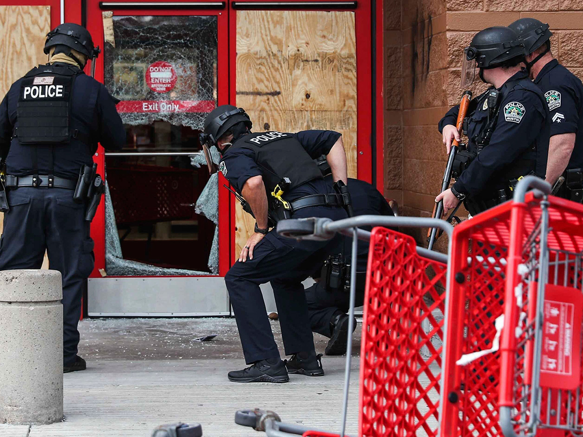 violent usa against death george floyd photo gallery - Sakshi15