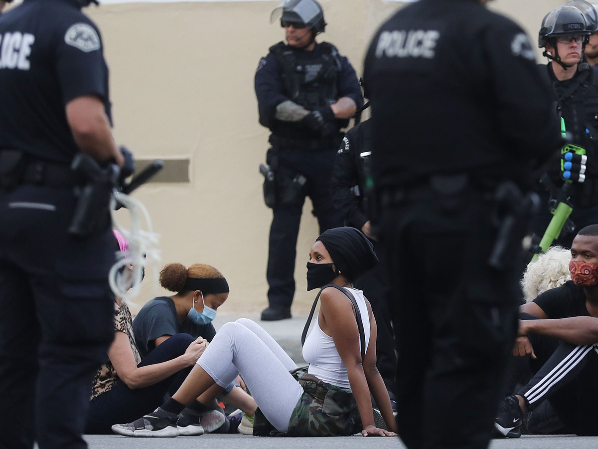 violent usa against death george floyd photo gallery - Sakshi41