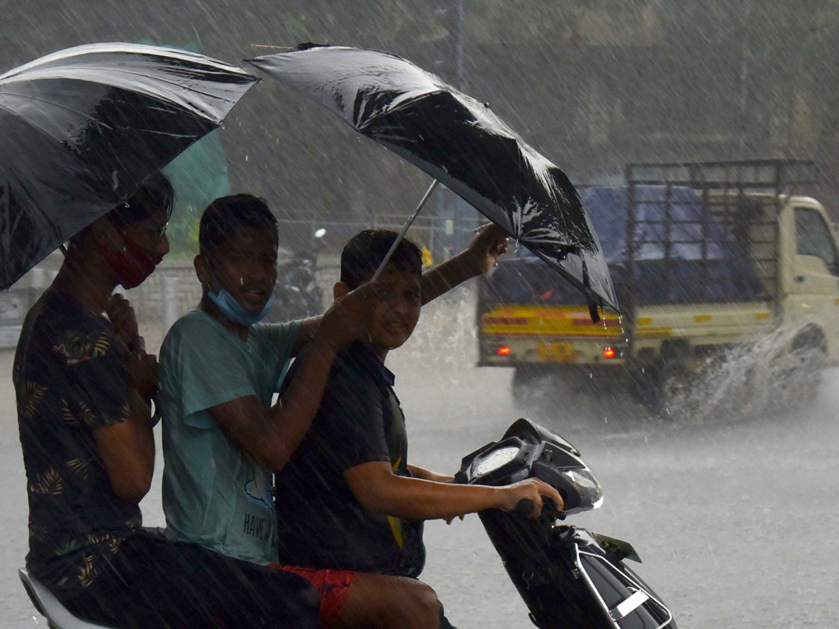 Heavy rains in hyderabad Photo Gallery - Sakshi2
