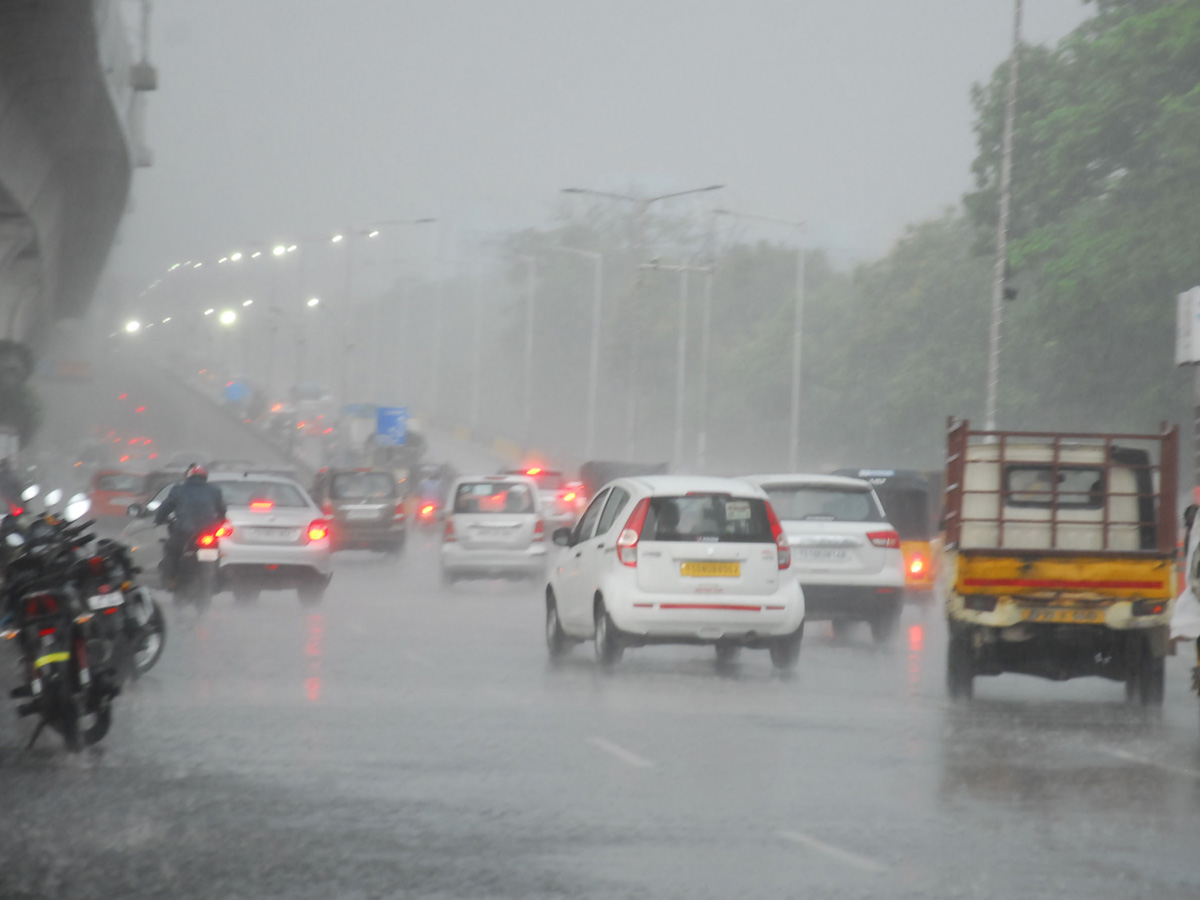 Heavy rains in hyderabad Photo Gallery - Sakshi17