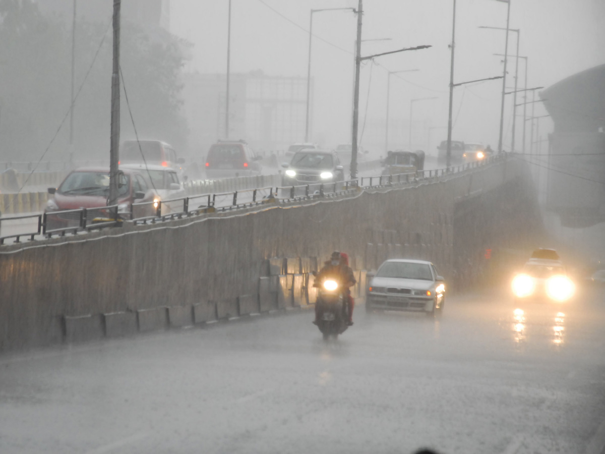 Heavy rains in hyderabad Photo Gallery - Sakshi18