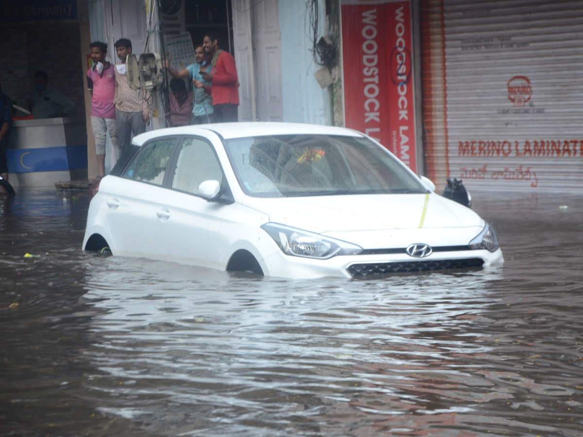 Heavy rains in hyderabad Photo Gallery - Sakshi20