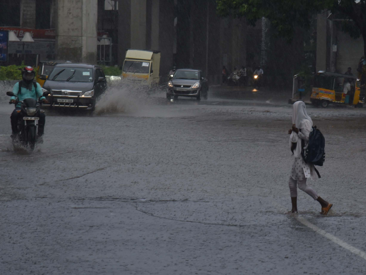 Heavy rains in hyderabad Photo Gallery - Sakshi22