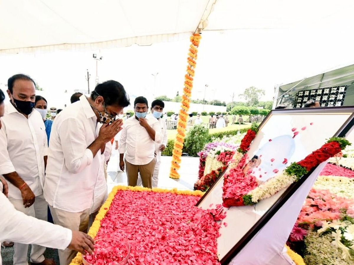 CM KCR Tribute To PV Narasimha Rao Photo Gallery - Sakshi2
