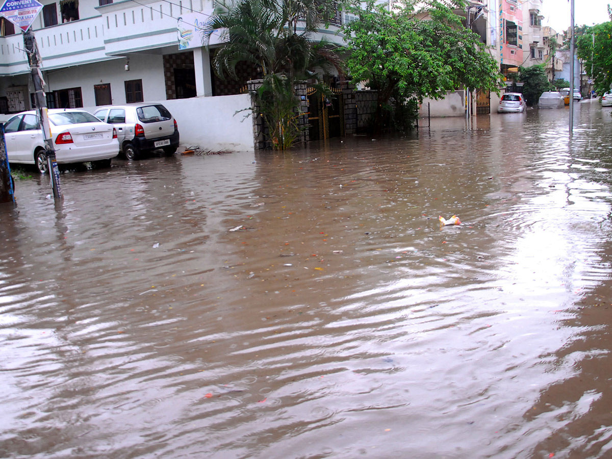 heavy rain in hyderabad photo gallery - Sakshi9