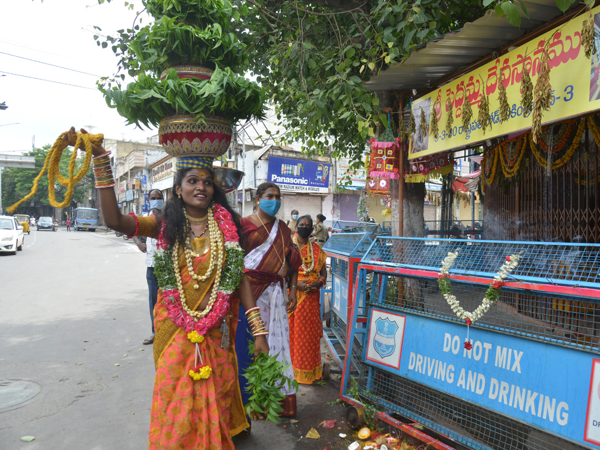 hyderabad bonalu 2020 Photo Gallery - Sakshi18
