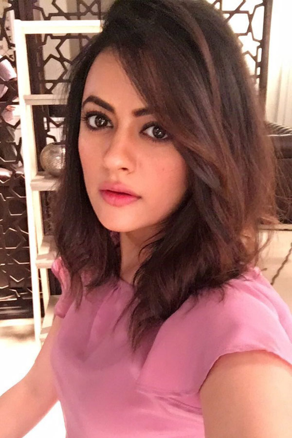 Actress Shruti Sodhi exclusive photo gallery - Sakshi19