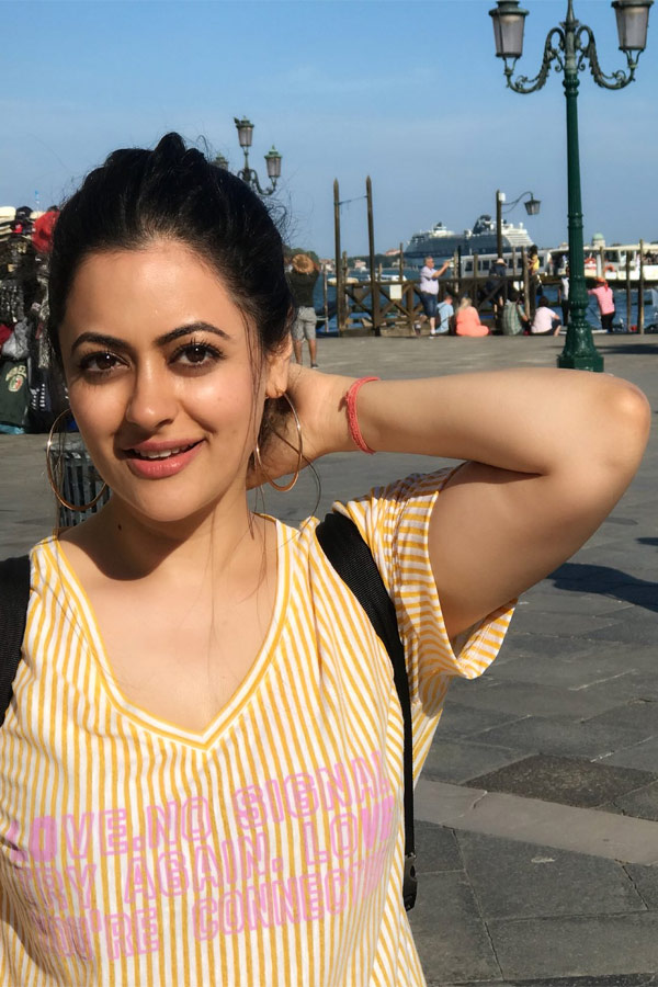 Actress Shruti Sodhi exclusive photo gallery - Sakshi26
