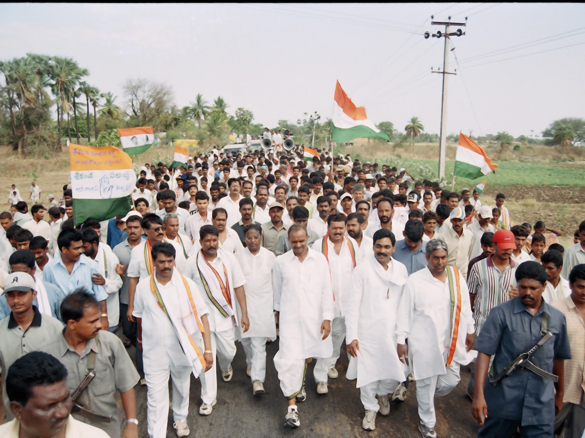 YS RajaShekar Reddy Padayatra Rare Photos Gallery - Sakshi10