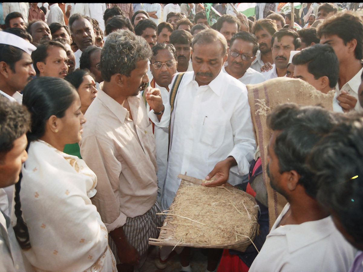 YS RajaShekar Reddy Padayatra Rare Photos Gallery - Sakshi24
