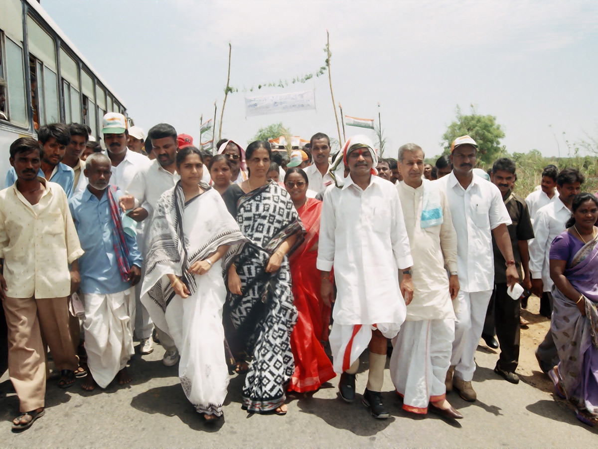 YS RajaShekar Reddy Padayatra Rare Photos Gallery - Sakshi46