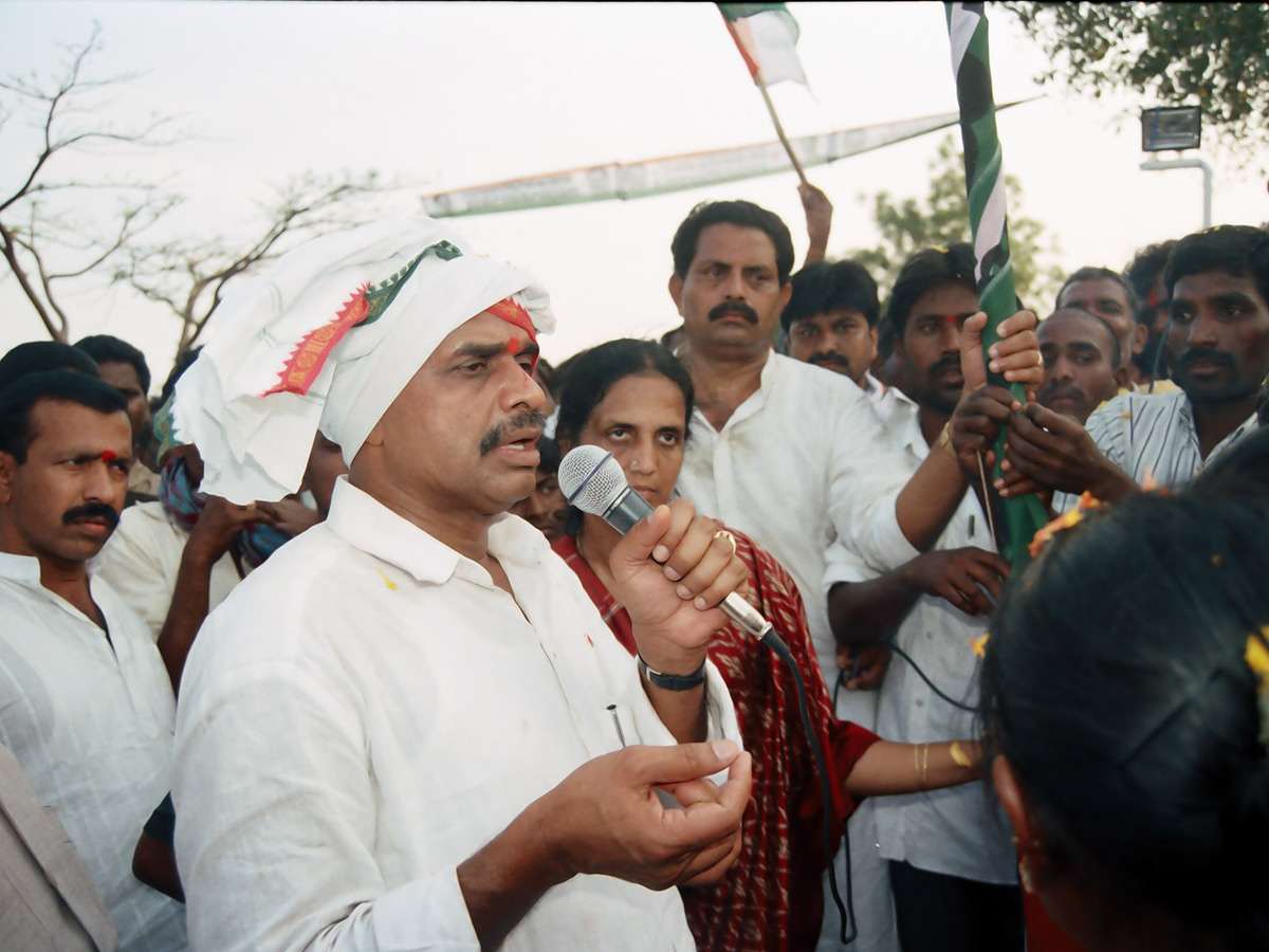 YS RajaShekar Reddy Padayatra Rare Photos Gallery - Sakshi54