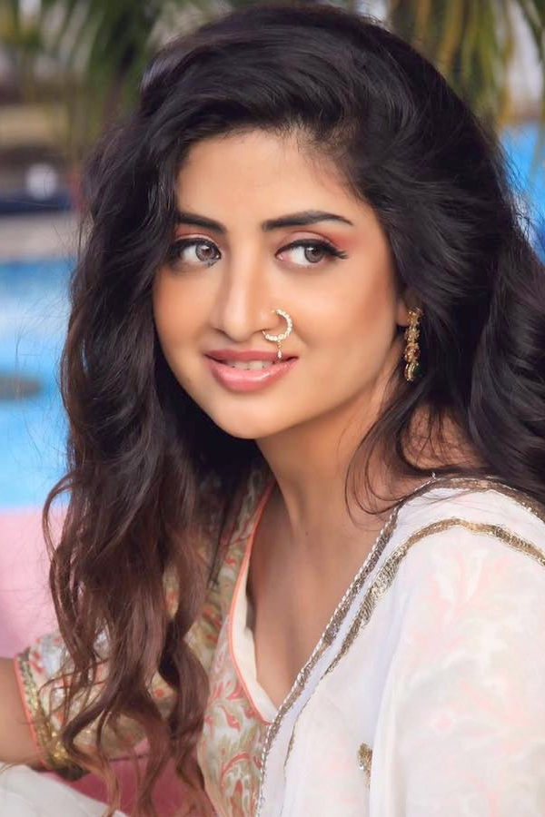 Actress Poonam Kaur exclusive photos gallery - Sakshi3