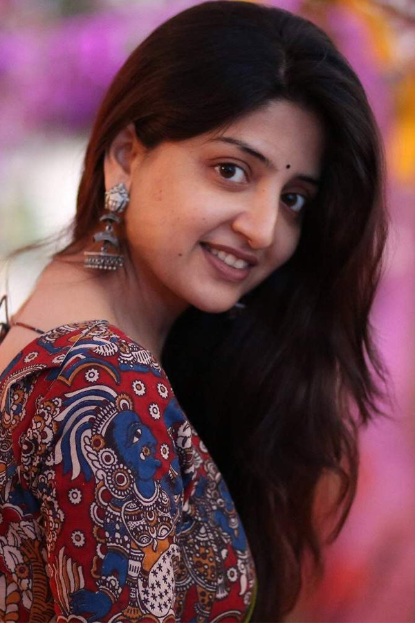 Actress Poonam Kaur exclusive photos gallery - Sakshi11