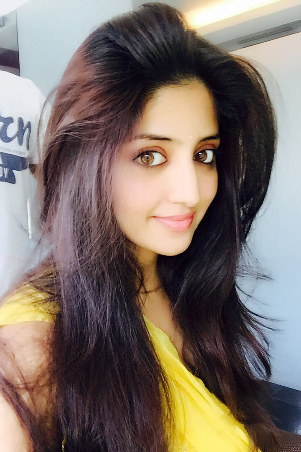 Actress Poonam Kaur exclusive photos gallery - Sakshi18