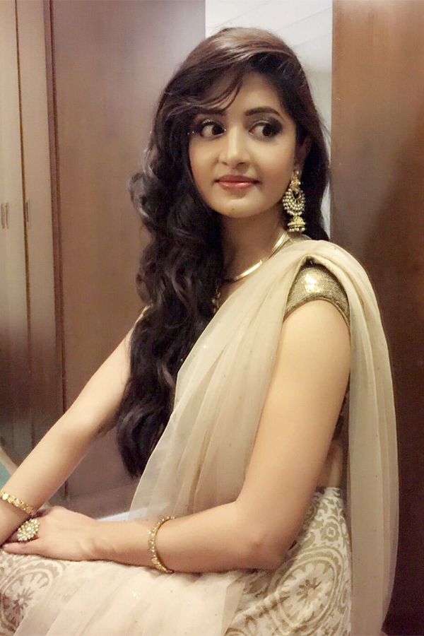 Actress Poonam Kaur exclusive photos gallery - Sakshi20