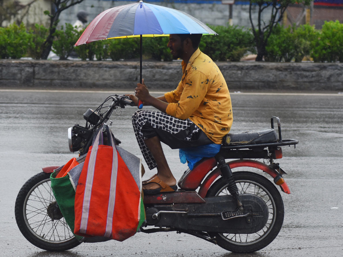 heavy rains in hyderabad Photo Gallery - Sakshi17
