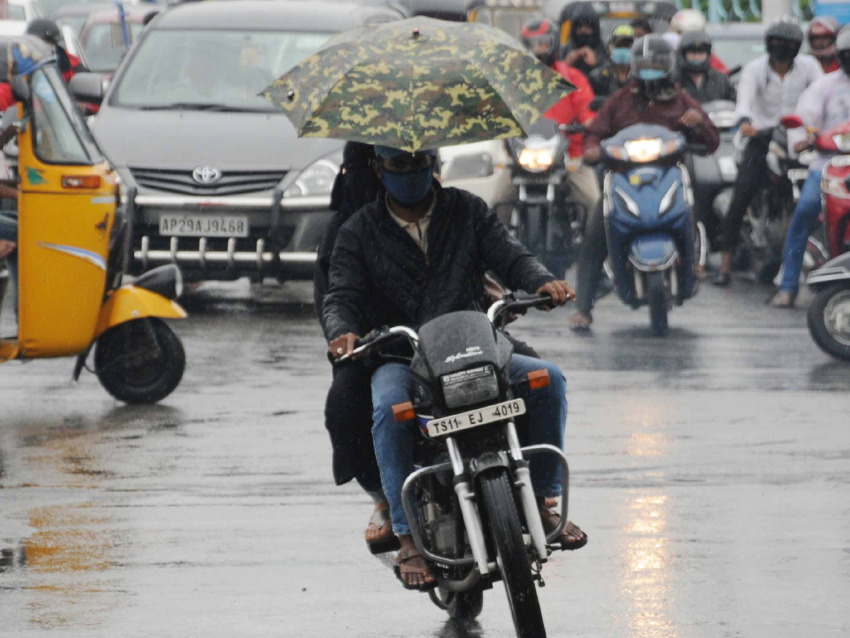 heavy rains in hyderabad Photo Gallery - Sakshi14
