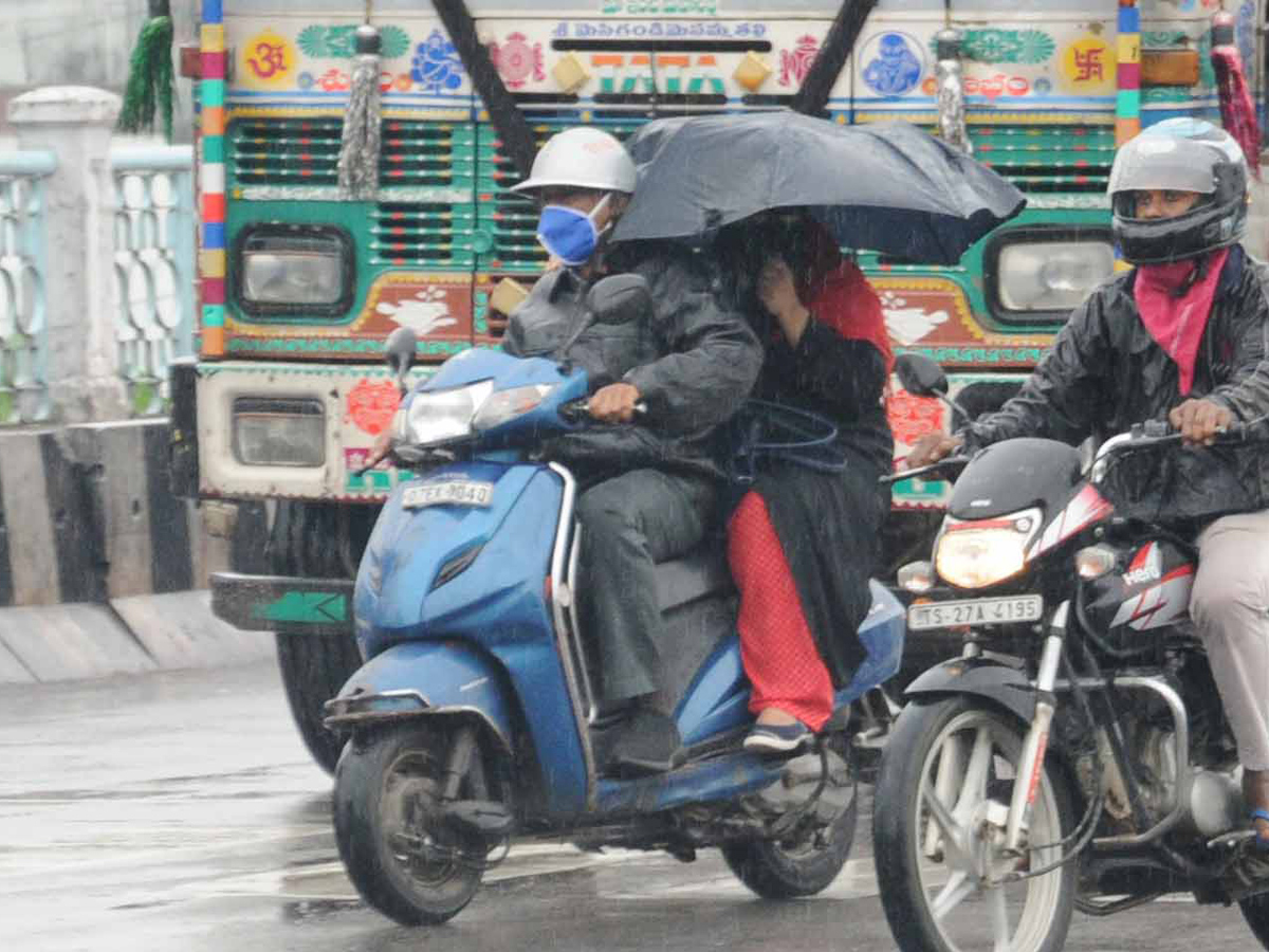 heavy rains in hyderabad Photo Gallery - Sakshi15