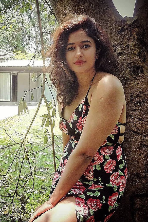 Actress Poonam Bajwa exclusive photos gallery - Sakshi39