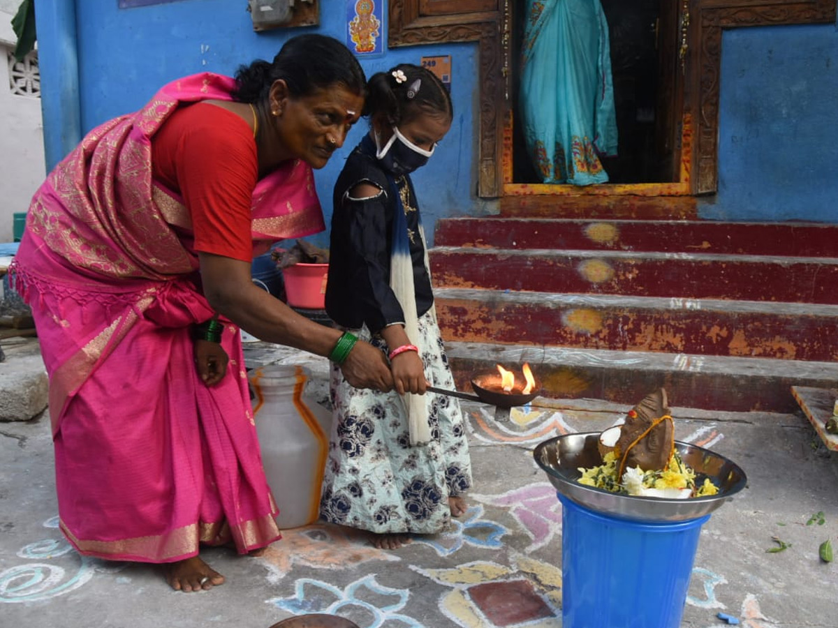 vinayaka chaturthi nimajjanam Photo Gallery - Sakshi11