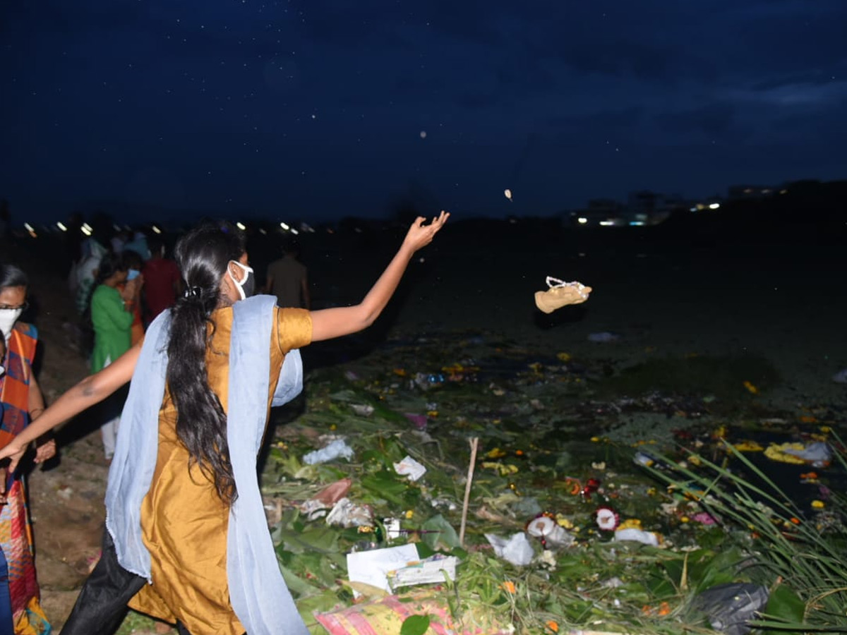 vinayaka chaturthi nimajjanam Photo Gallery - Sakshi30