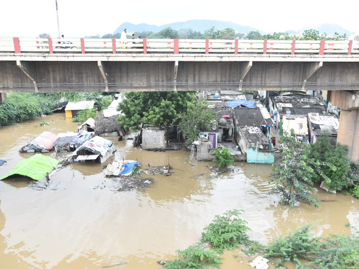 Krishna River Water Reach Heavy inflow Photo Gallery - Sakshi3