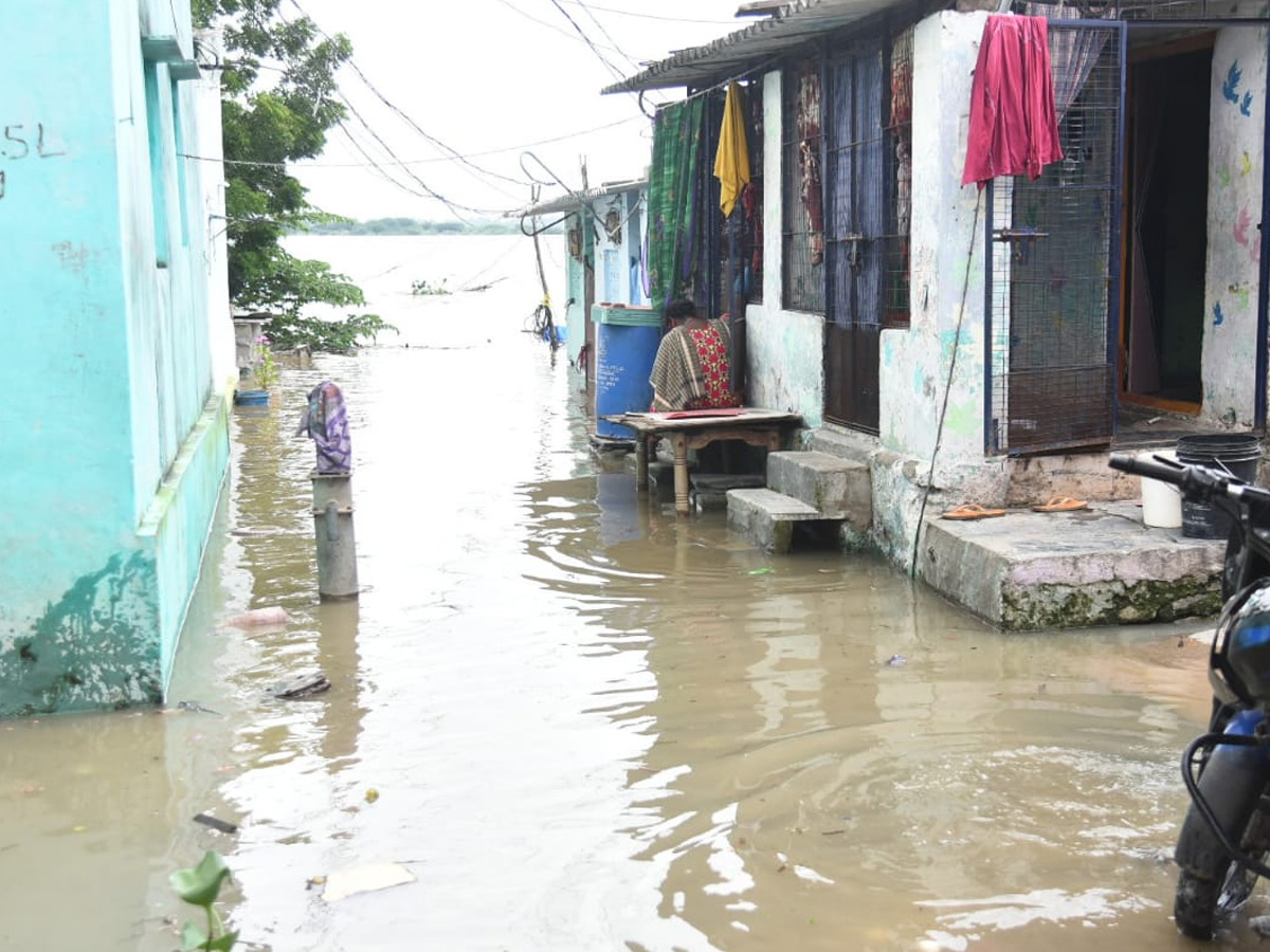 Krishna River Water Reach Heavy inflow Photo Gallery - Sakshi9