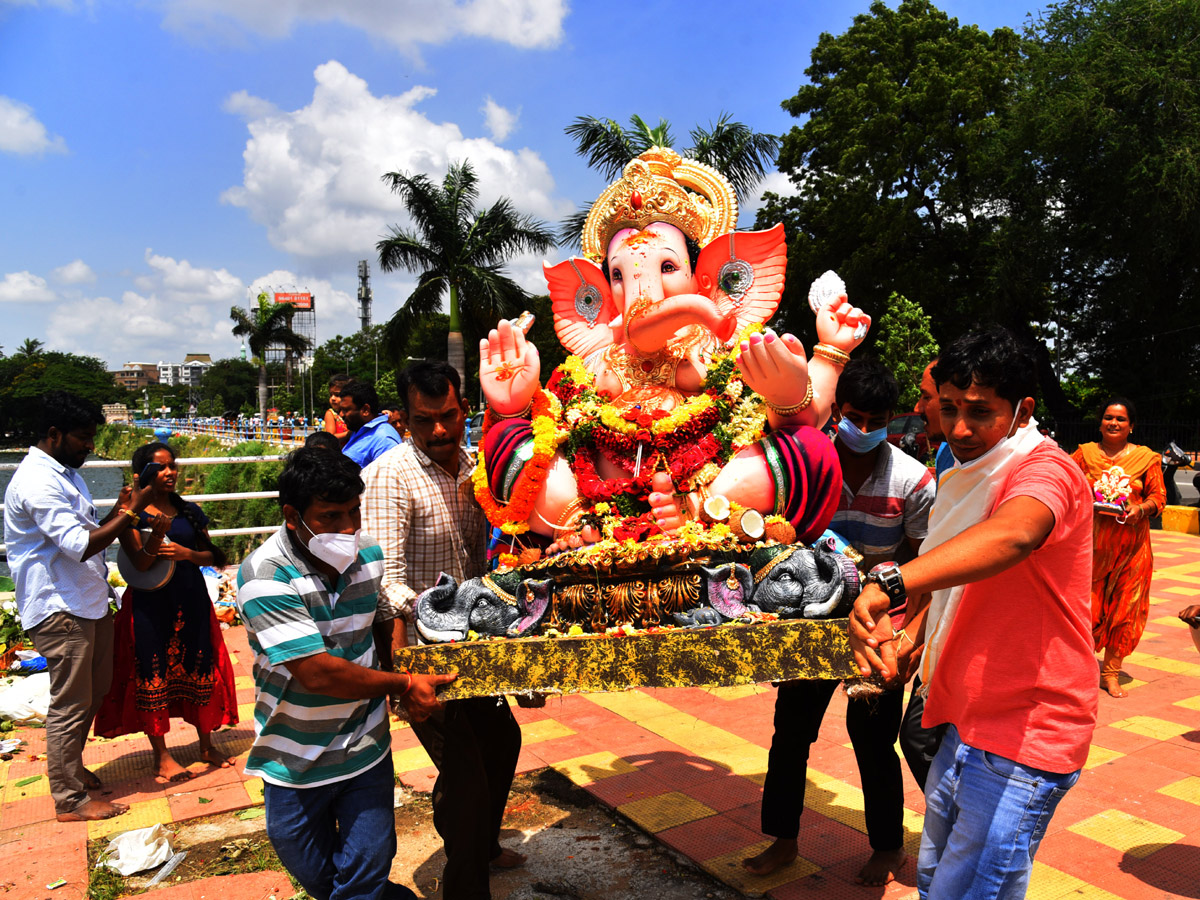Ganesh Nimajjanam in Tank Bund Photo Gallery - Sakshi20