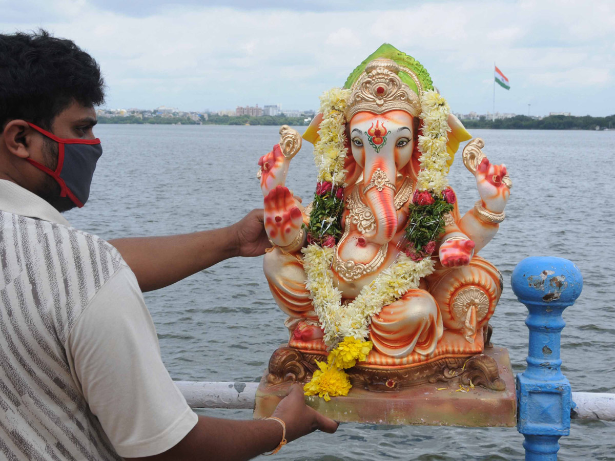 Ganesh Nimajjanam in Tank Bund Photo Gallery - Sakshi24