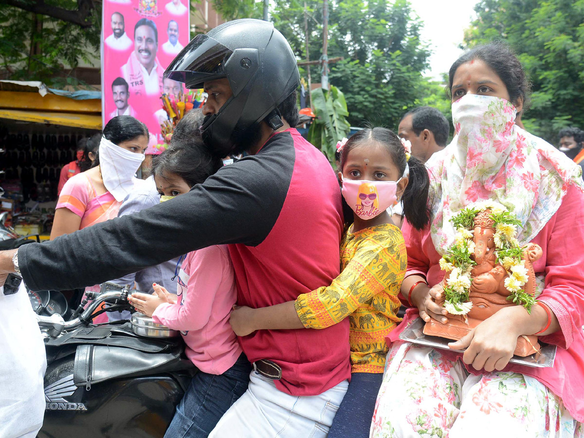 Ganesh Nimajjanam in Tank Bund Photo Gallery - Sakshi7