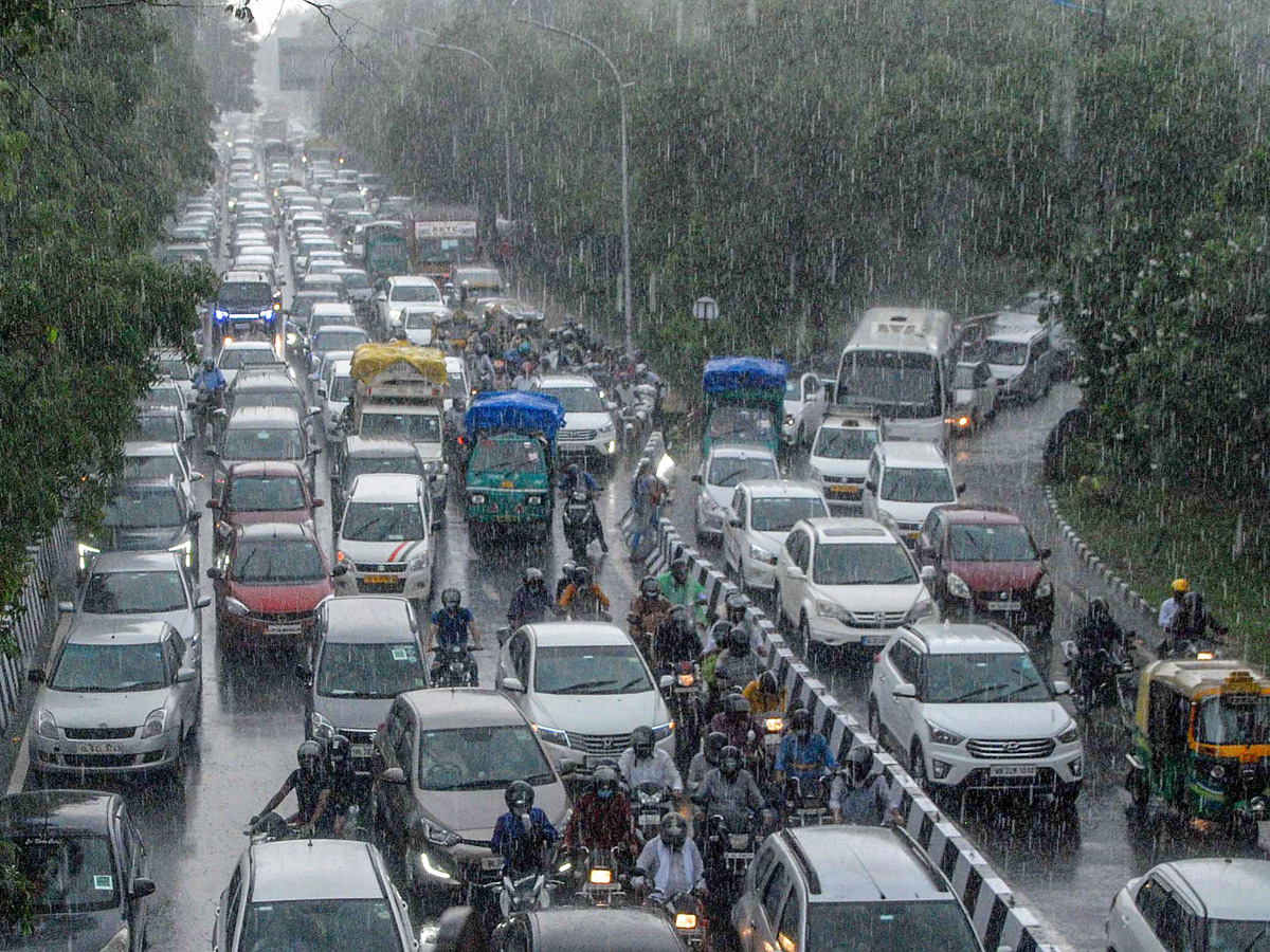 Heavy rains lash Delhi Photo Gallery - Sakshi4